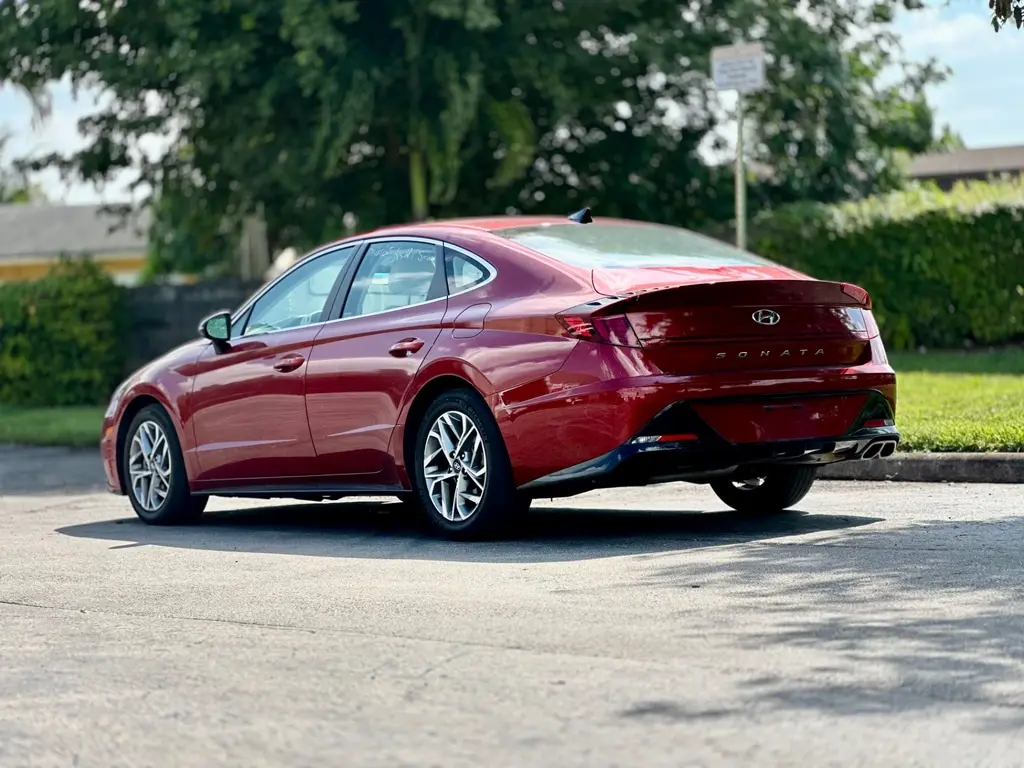 2023 Hyundai Sonata SEL photo 2