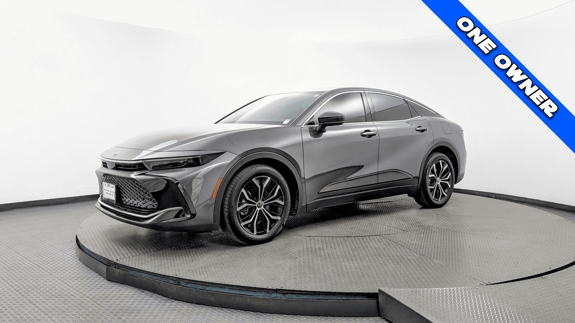 2024 Toyota Crown XLE's photo