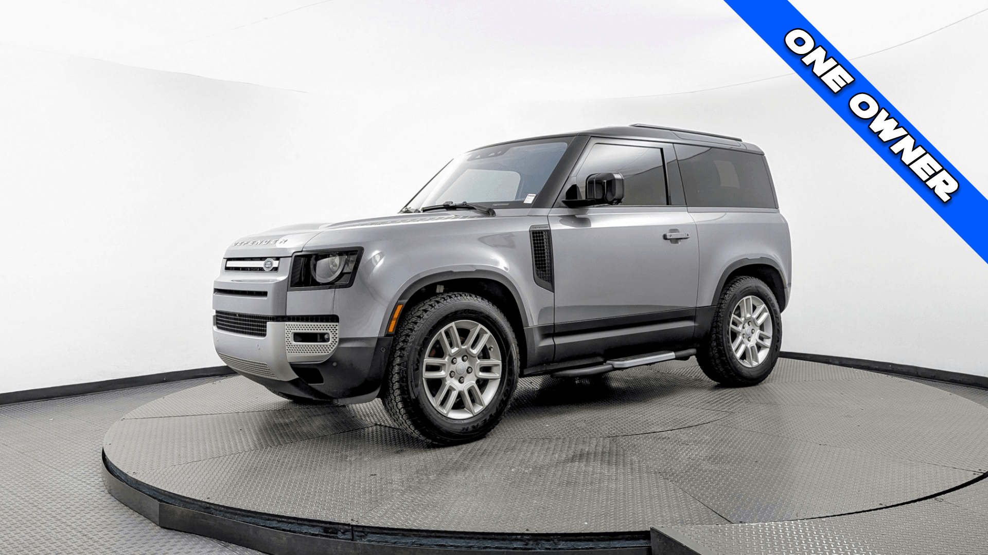 2021 Land Rover Defender S's photo