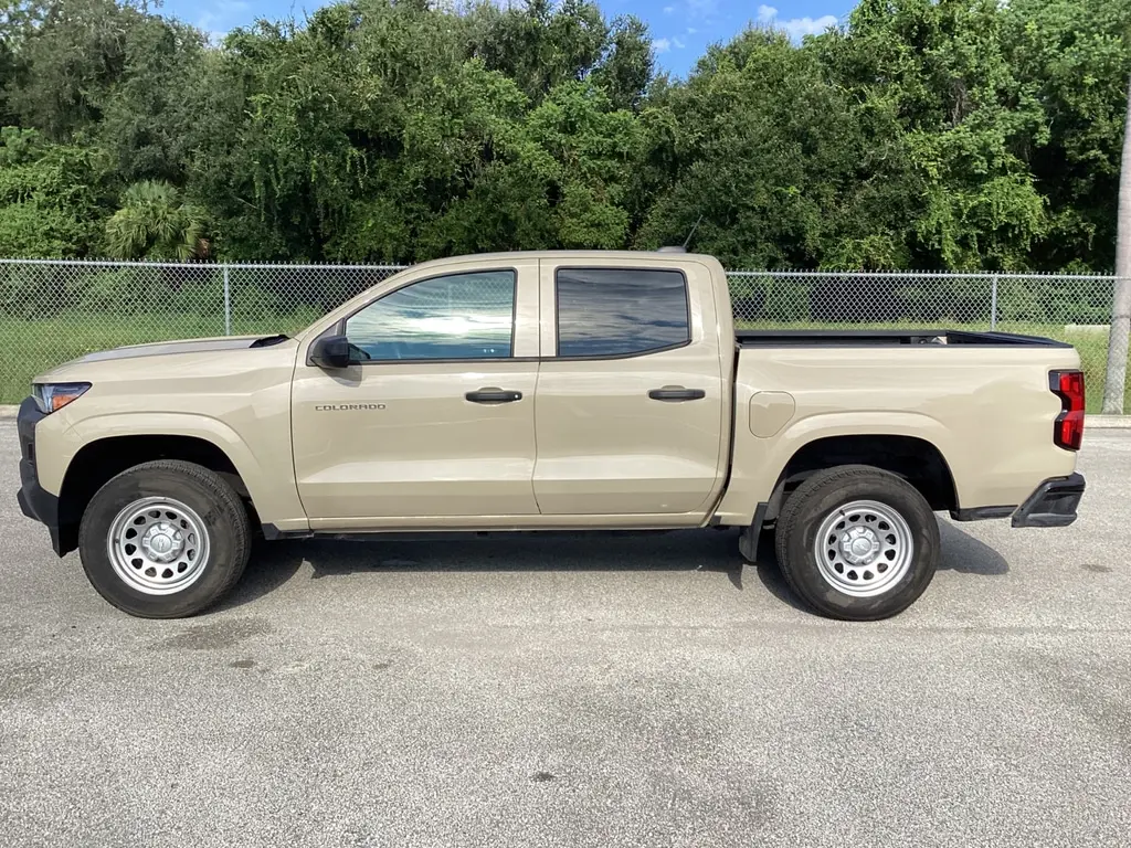 2024 Chevrolet Colorado Work Truck photo 4