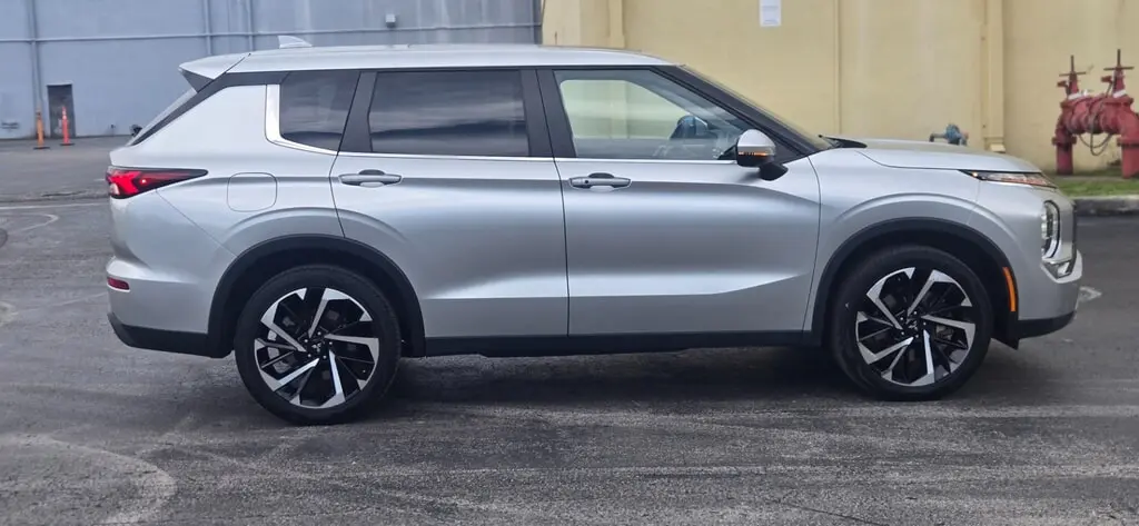 Florida Fine Cars - Used MITSUBISHI OUTLANDER 2024 MIAMI SE