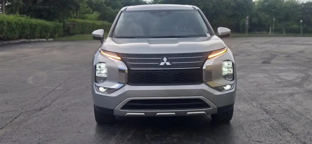 Florida Fine Cars - Used MITSUBISHI OUTLANDER 2024 MIAMI SE