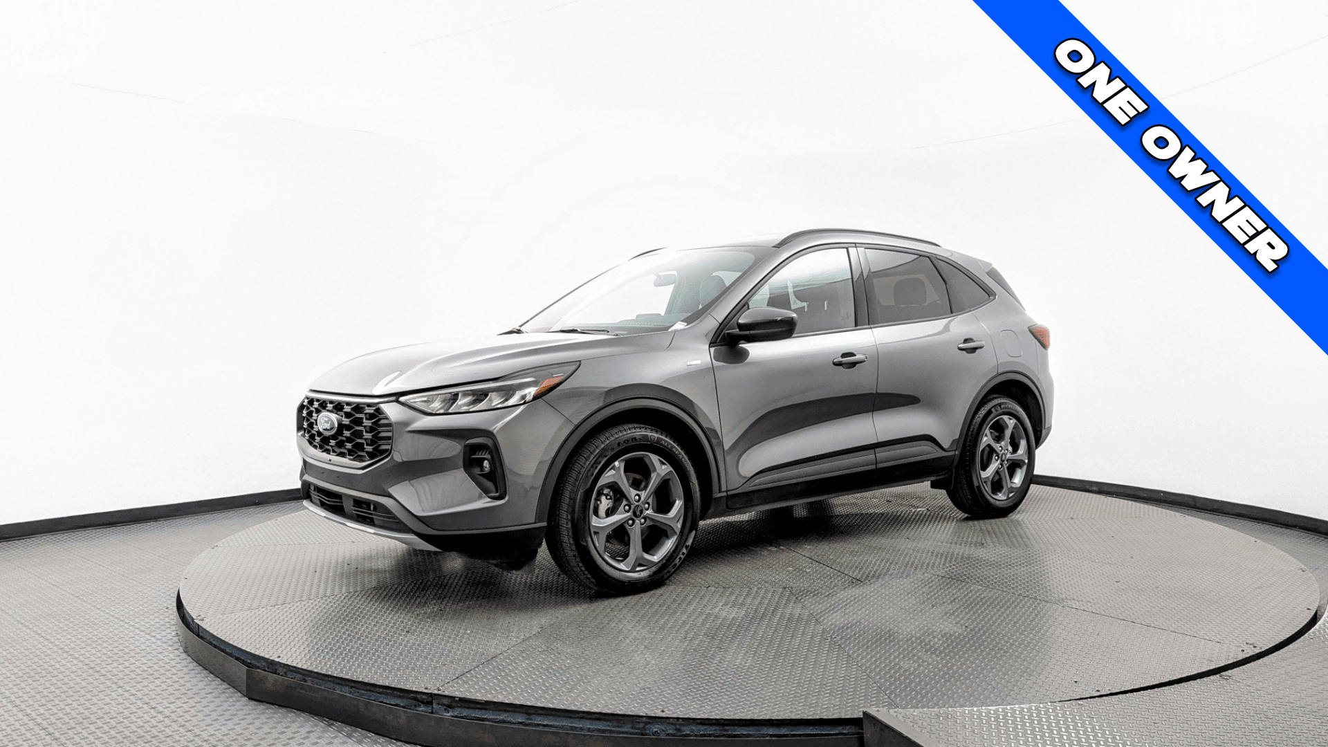 2025 Ford Escape ST-Line Select's photo