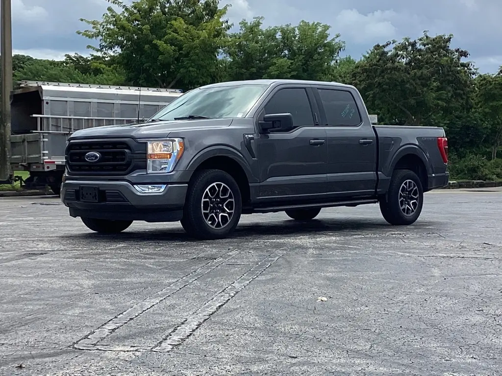 2022 Ford F-150 XL photo 2