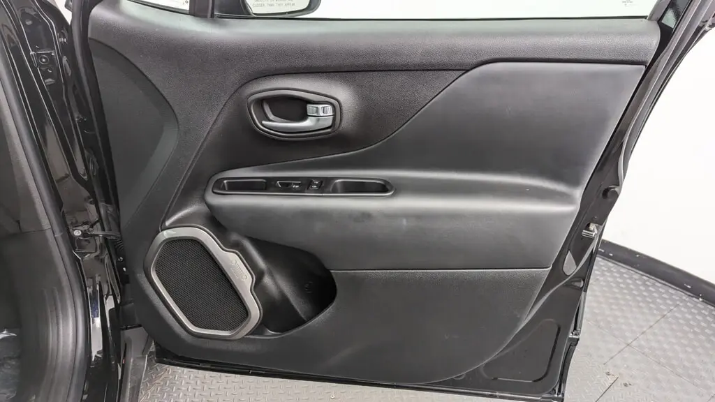 Florida Fine Cars - Used JEEP RENEGADE 2022 MARGATE LATITUDE