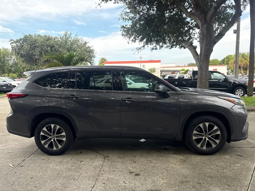 Florida Fine Cars - Used TOYOTA HIGHLANDER 2022 WEST PALM XLE