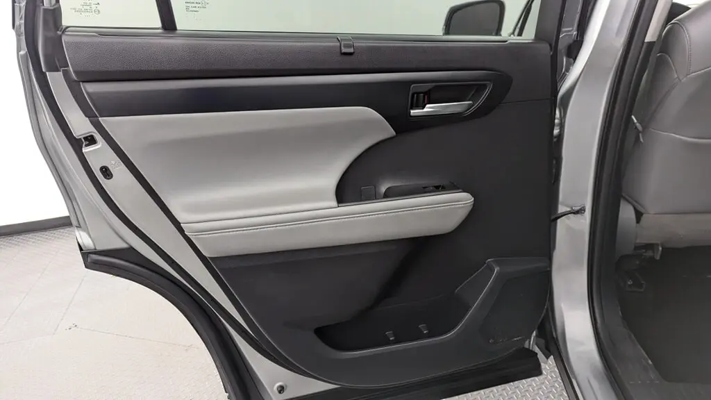 Florida Fine Cars - Used TOYOTA HIGHLANDER 2021 MARGATE XLE