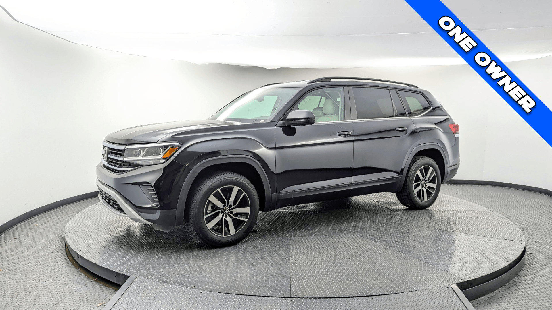 2022 Volkswagen Atlas SE's photo