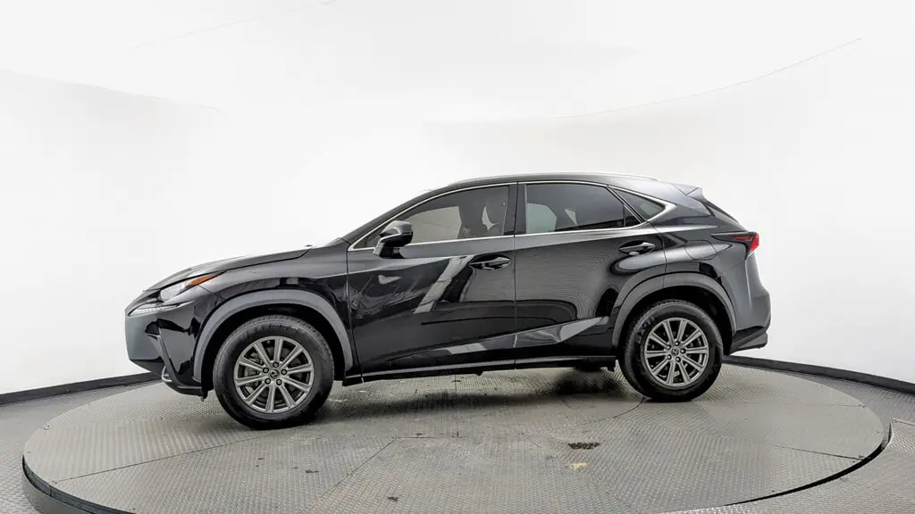 2021 Lexus NX 300 photo 2