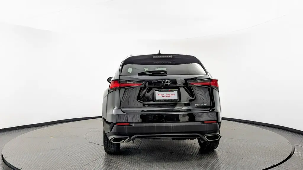 2021 Lexus NX 300 photo 4