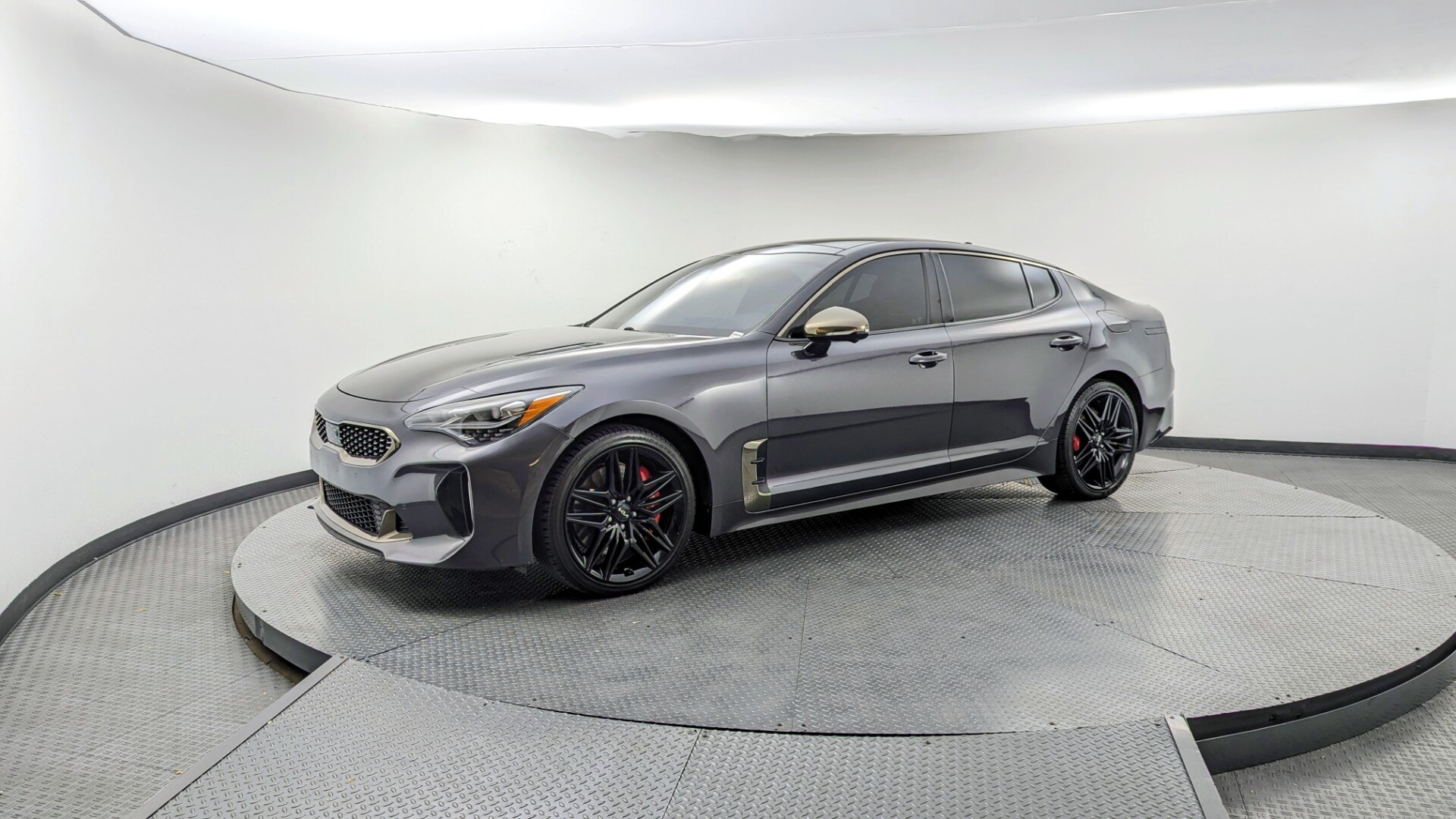 2023 Kia Stinger GT2's photo