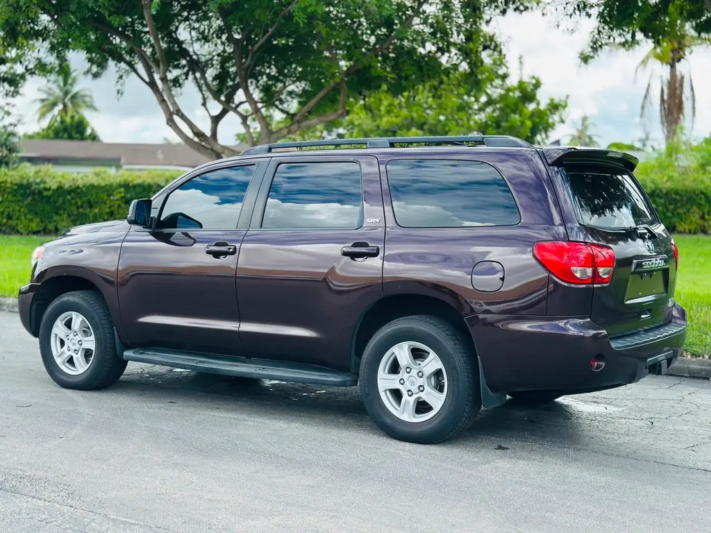 2016 Toyota Sequoia SR5 photo 4