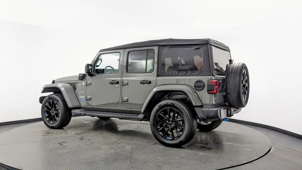2023 Jeep Wrangler 4xe Sahara photo 3