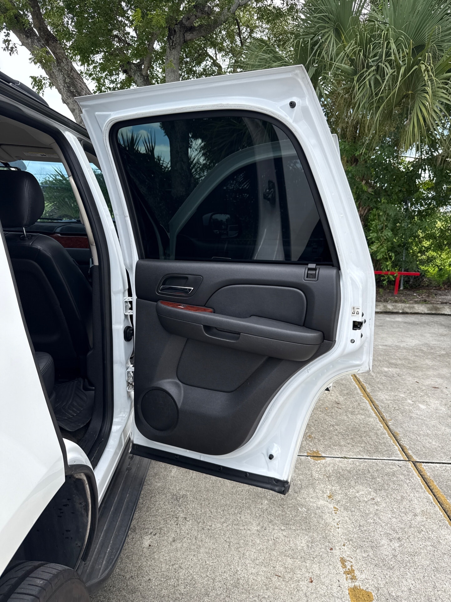 Florida Fine Cars - Used CHEVROLET TAHOE 2011 WEST PALM LS
