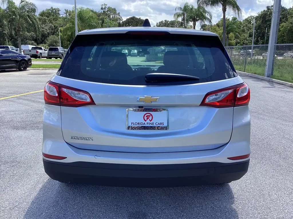 2021 Chevrolet Equinox LS photo 4