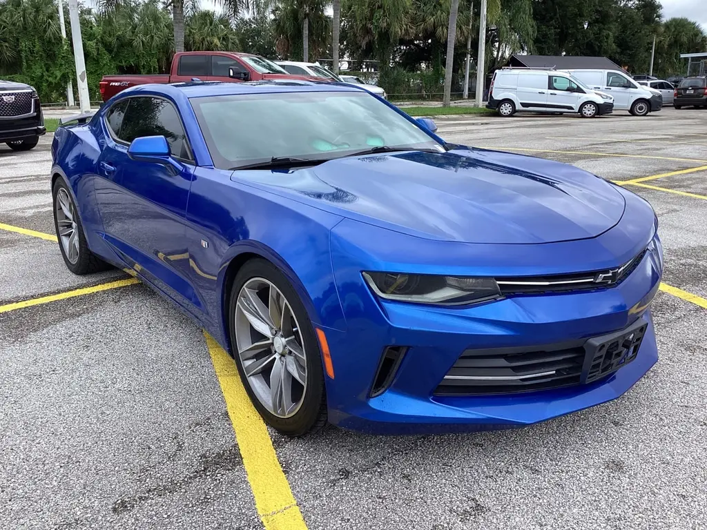 2017 Chevrolet Camaro 1LT photo 3