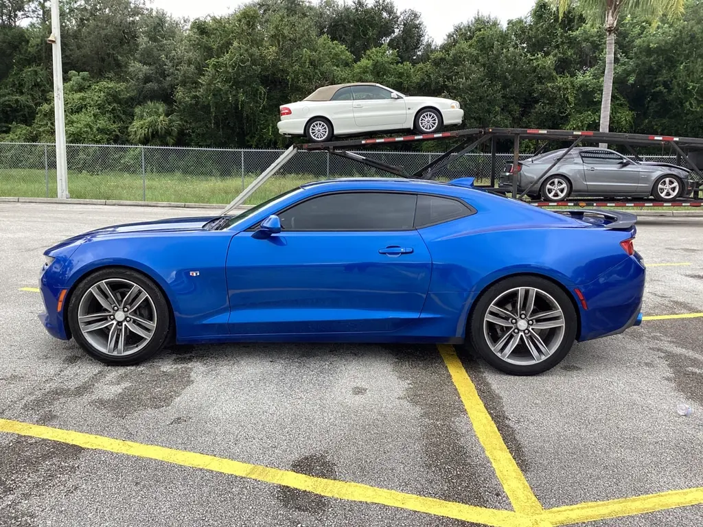 2017 Chevrolet Camaro 1LT photo 4