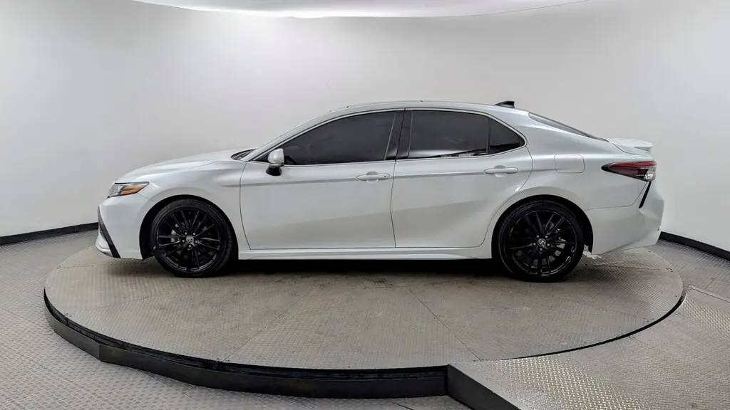 2023 Toyota Camry XSE V6 photo 2