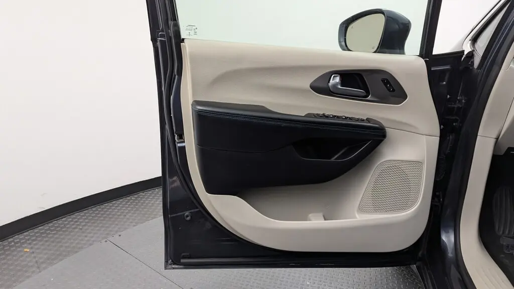 Florida Fine Cars - Used CHRYSLER PACIFICA 2022 WEST PALM TOURING L