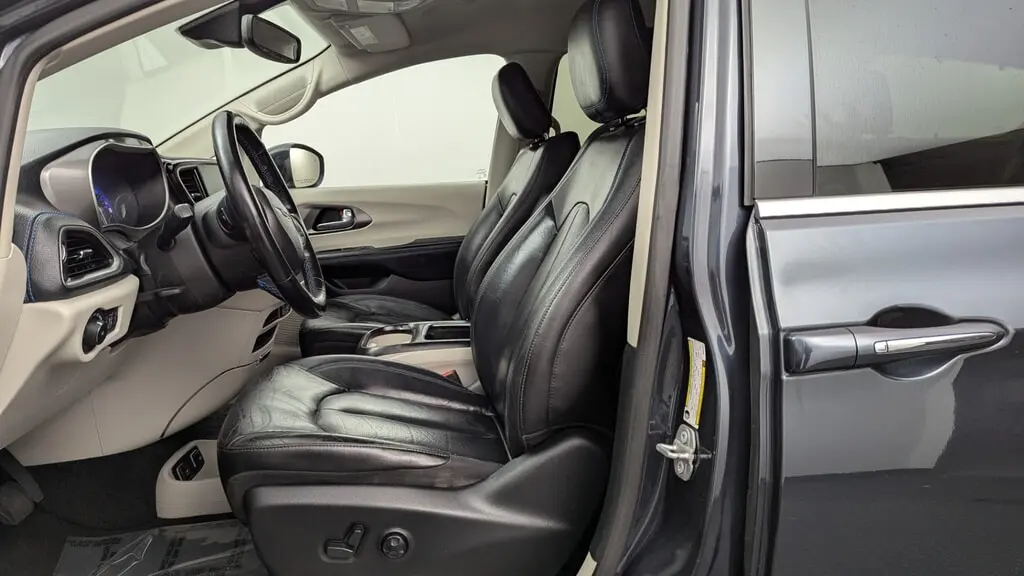 Florida Fine Cars - Used CHRYSLER PACIFICA 2022 WEST PALM TOURING L