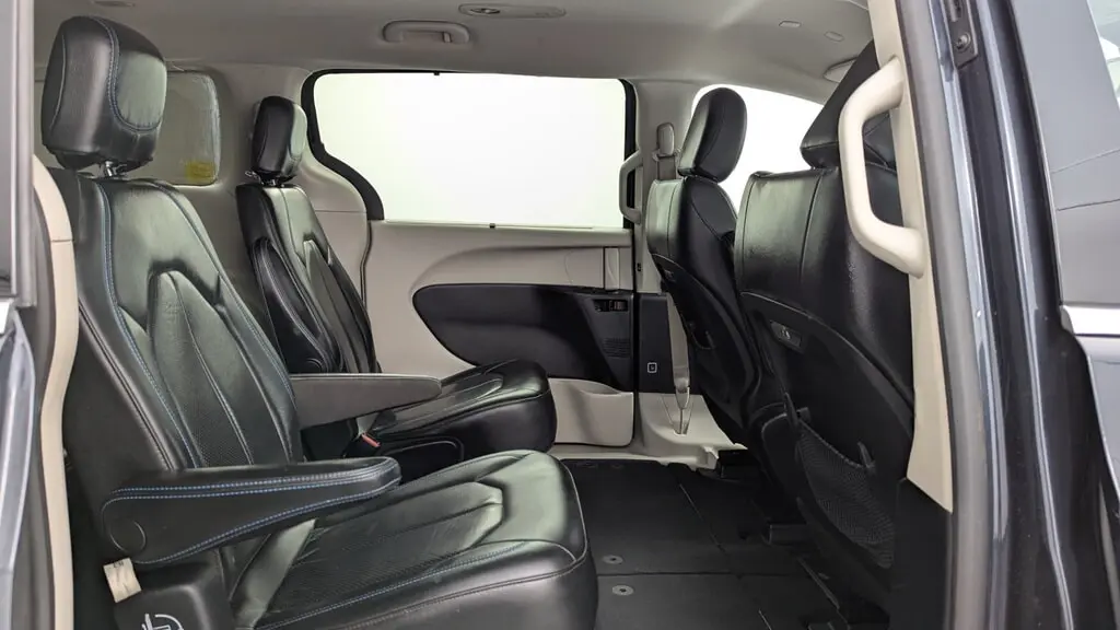 Florida Fine Cars - Used CHRYSLER PACIFICA 2022 WEST PALM TOURING L
