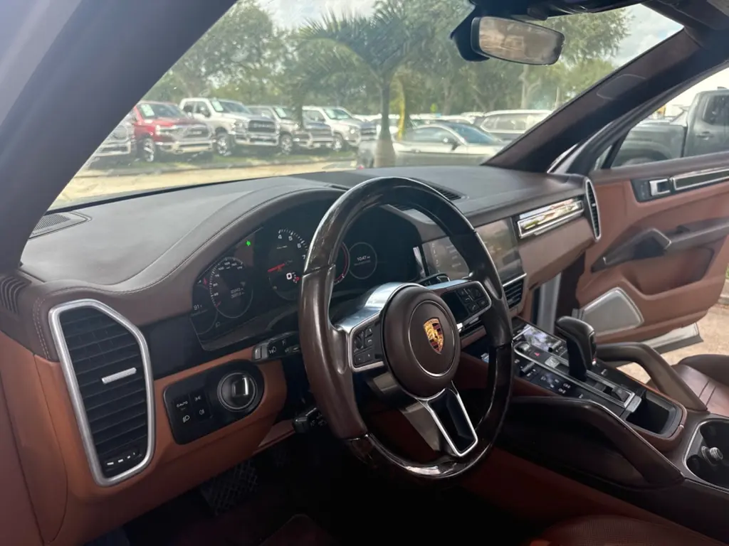 2019 Porsche Cayenne photo 9