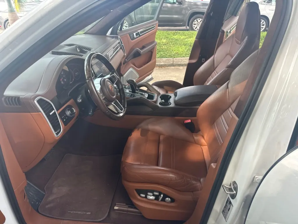 2019 Porsche Cayenne photo 10