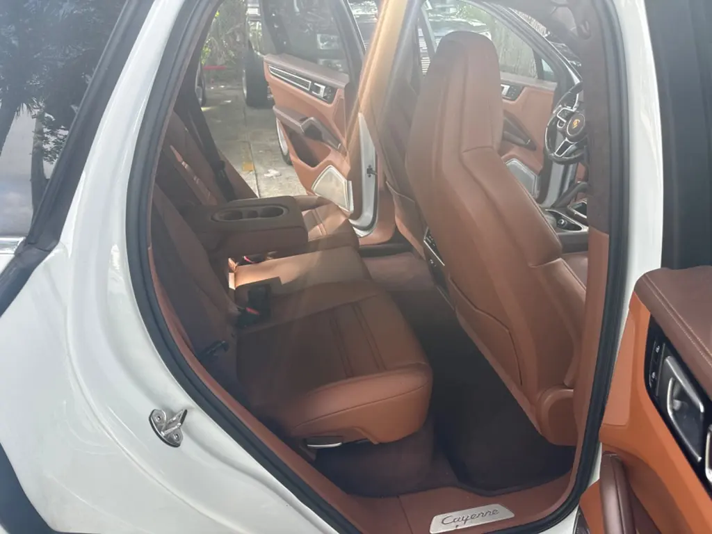 2019 Porsche Cayenne photo 16