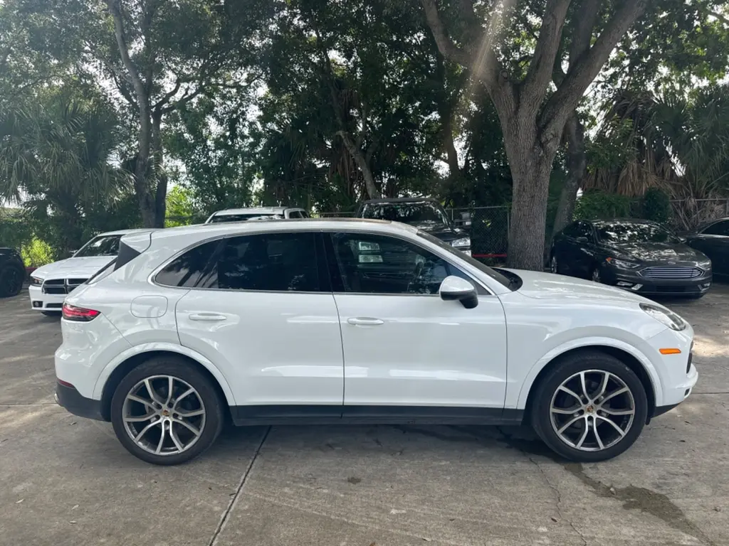 2019 Porsche Cayenne photo 4