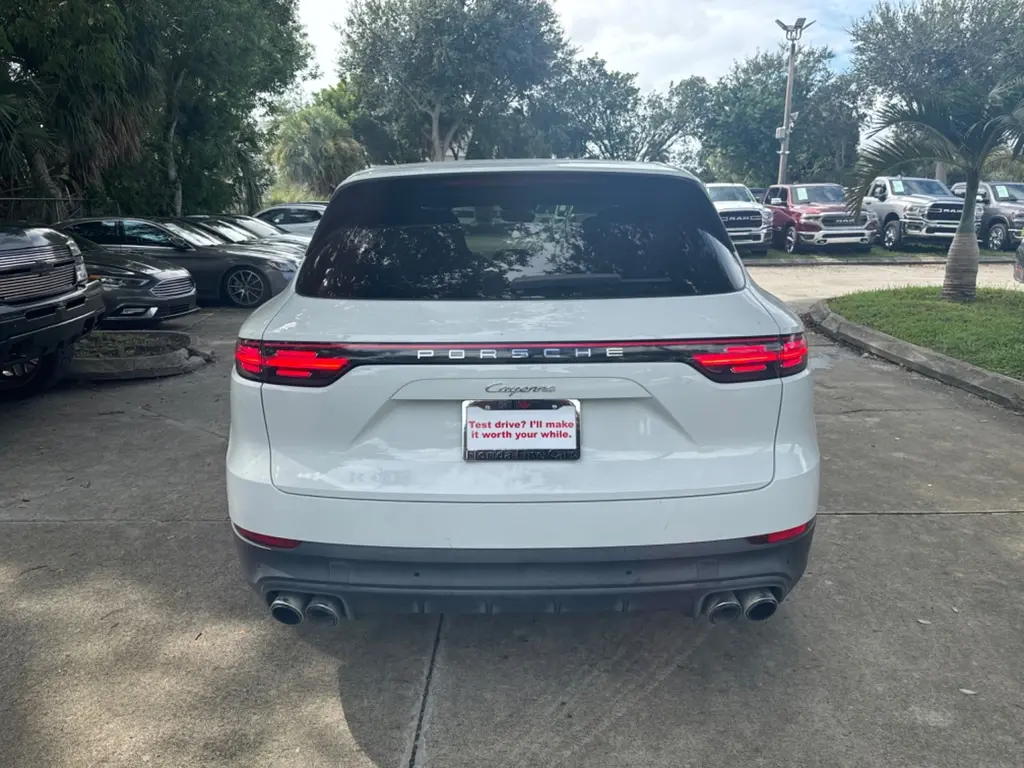 2019 Porsche Cayenne photo 6