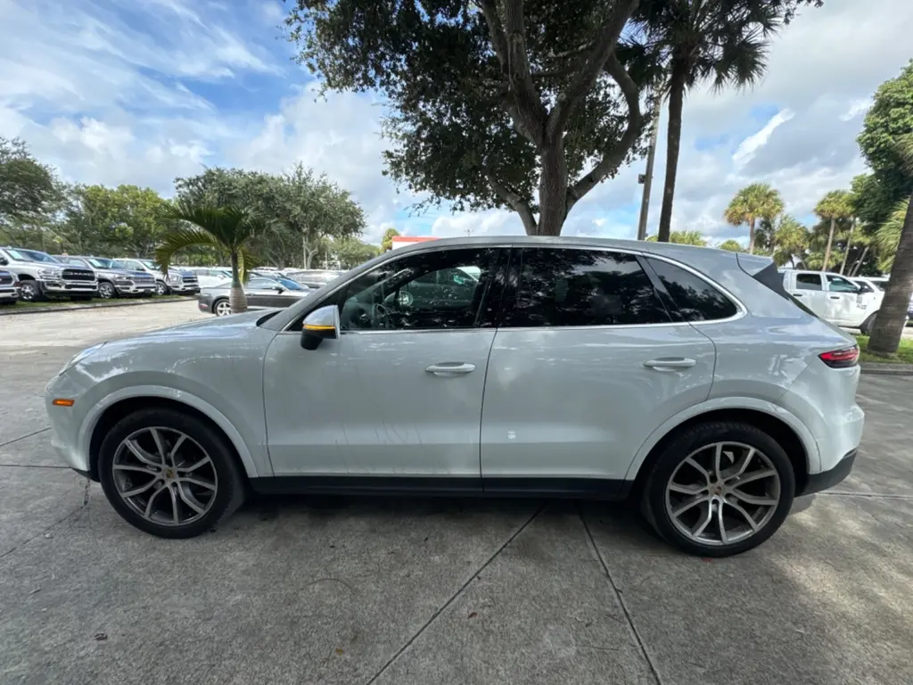 2019 Porsche Cayenne photo 8