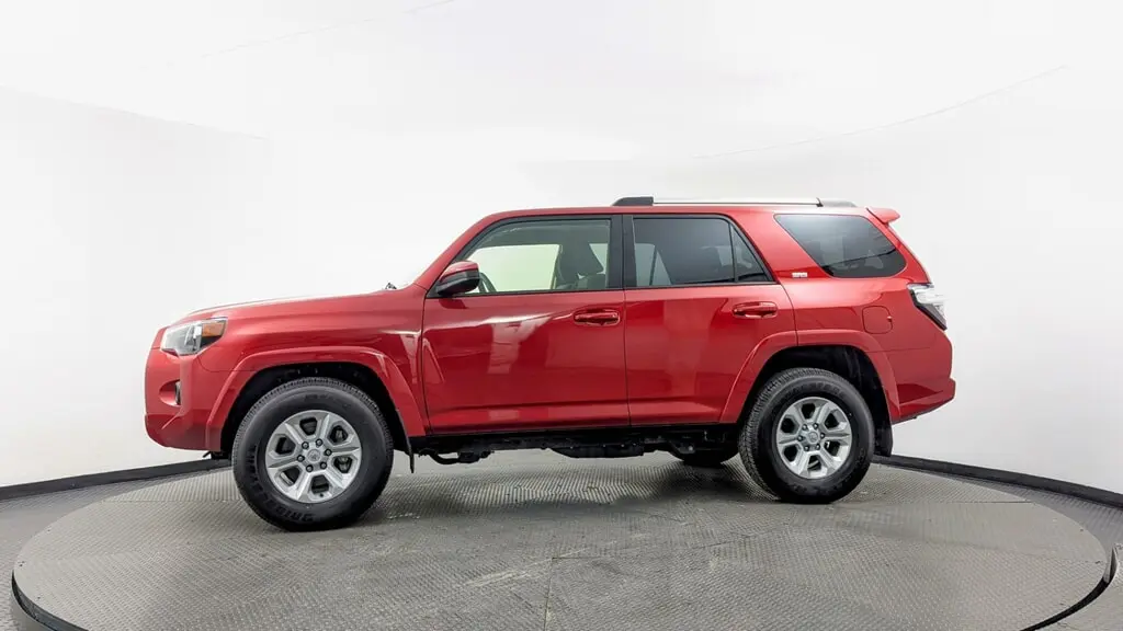 2024 Toyota 4Runner SR5 photo 2