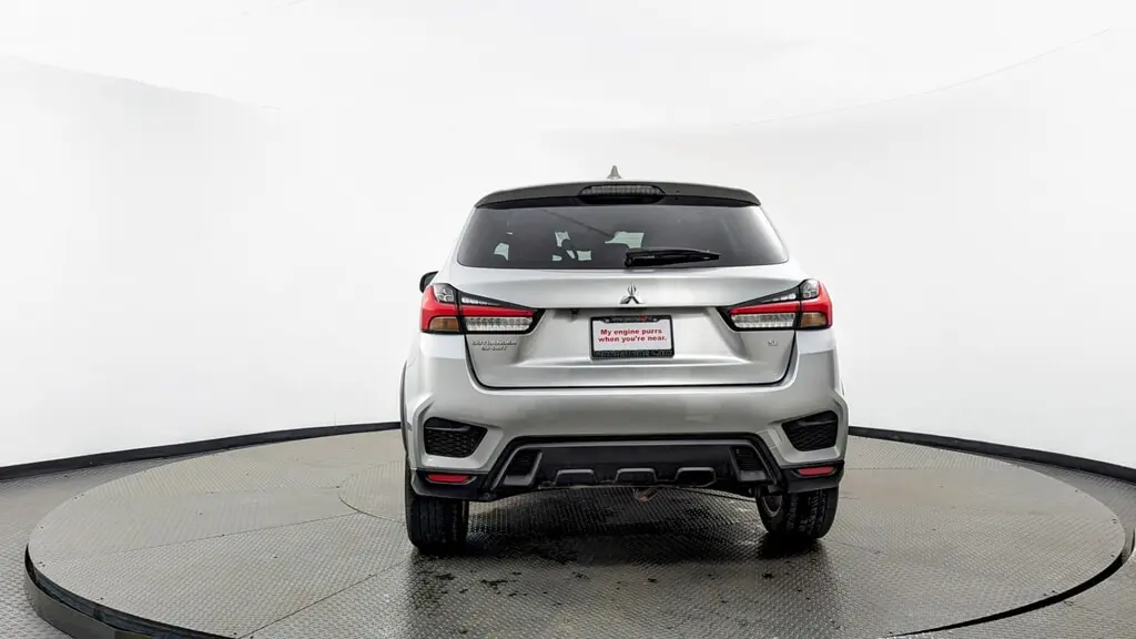 2024 Mitsubishi Outlander Sport SE photo 3