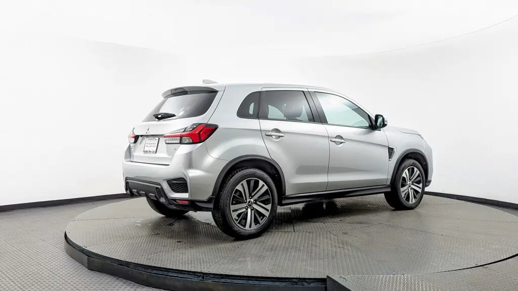 2024 Mitsubishi Outlander Sport SE photo 4
