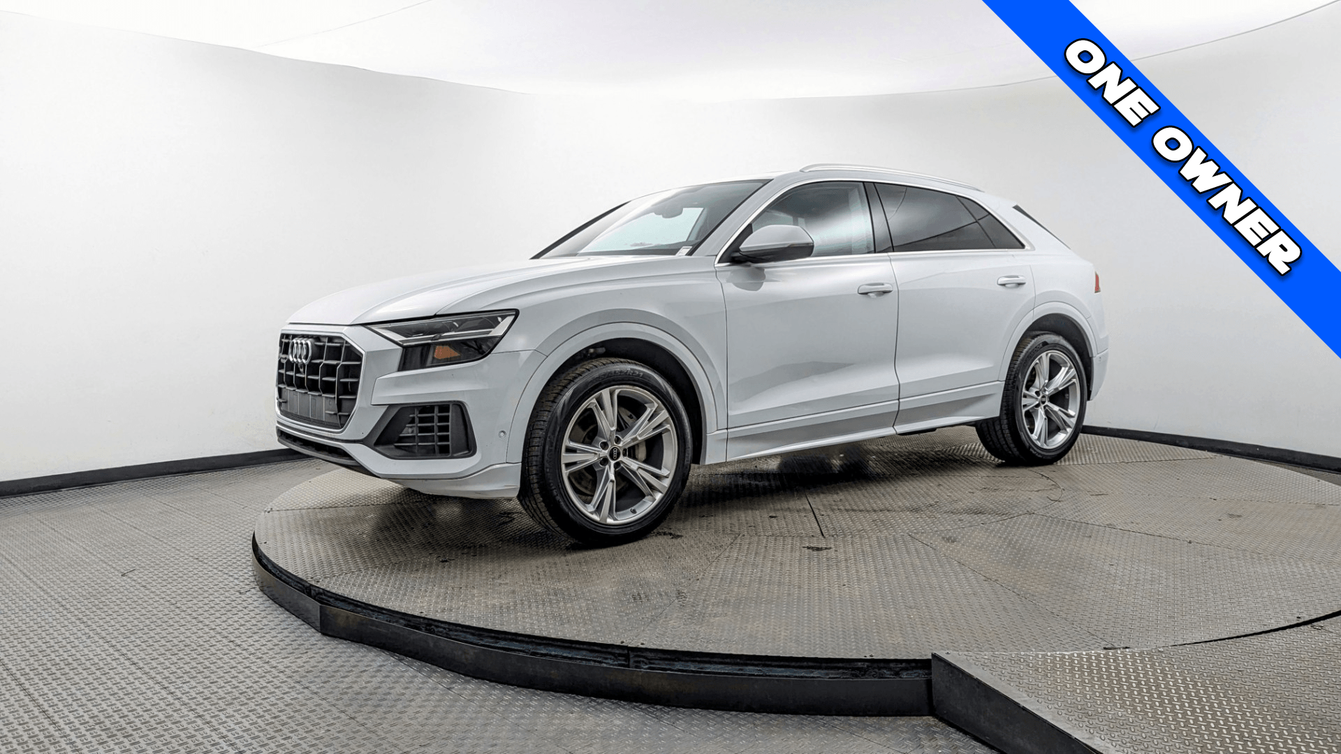 2022 Audi Q8 Premium's photo