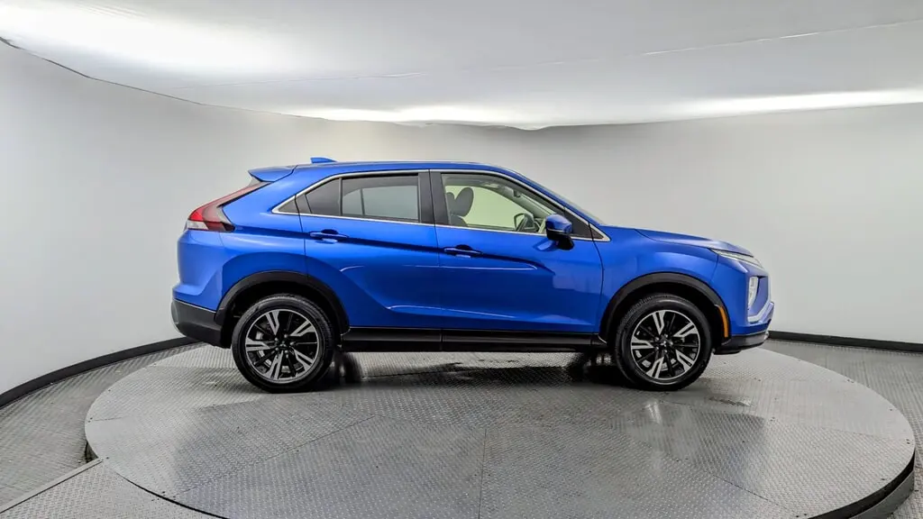 2024 Mitsubishi Eclipse Cross SE photo 4