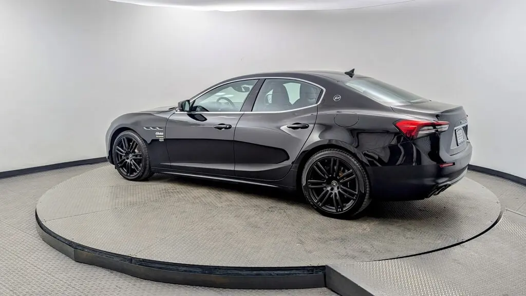 2022 Maserati Ghibli GT photo 3