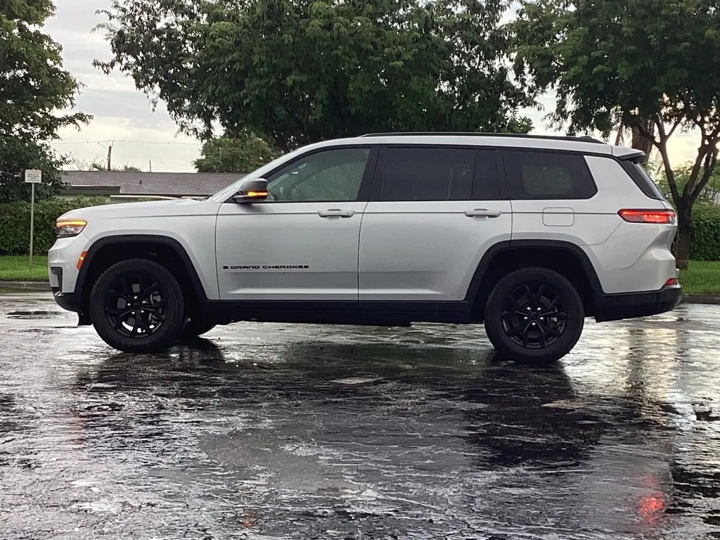 Florida Fine Cars - Used JEEP GRAND CHEROKEE L 2024 MARGATE ALTITUDE