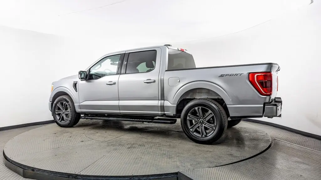 2023 Ford F-150 XLT photo 2