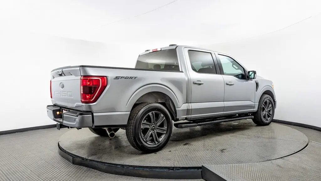 2023 Ford F-150 XLT photo 4