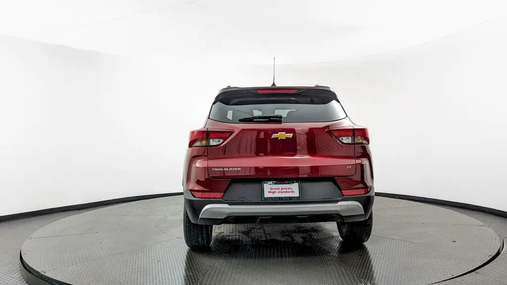 2025 Chevrolet Trailblazer LT photo 3
