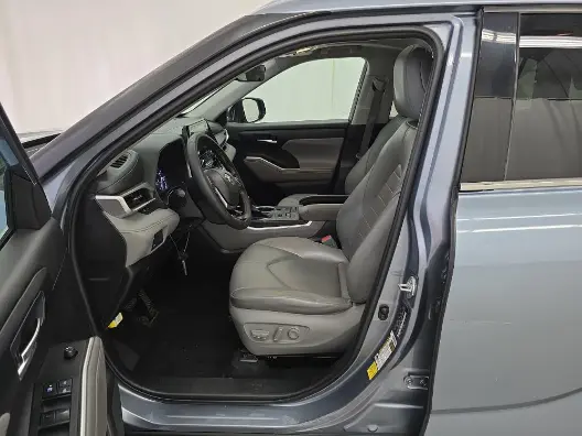 Florida Fine Cars - Used TOYOTA HIGHLANDER 2021 MIAMI XLE