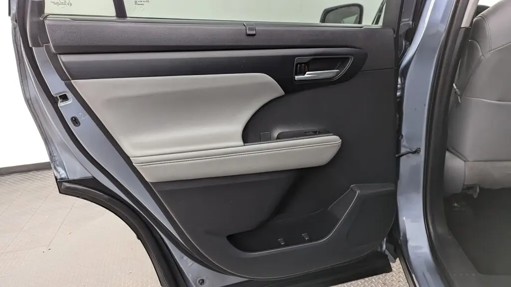 Florida Fine Cars - Used TOYOTA HIGHLANDER 2021 MIAMI XLE