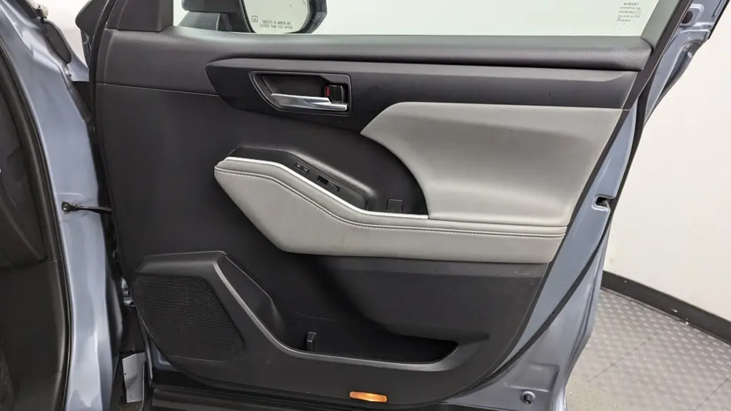 Florida Fine Cars - Used TOYOTA HIGHLANDER 2021 MIAMI XLE