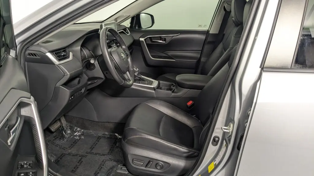 Florida Fine Cars - Used TOYOTA RAV4 2019 ORLANDO XLE PREMIUM