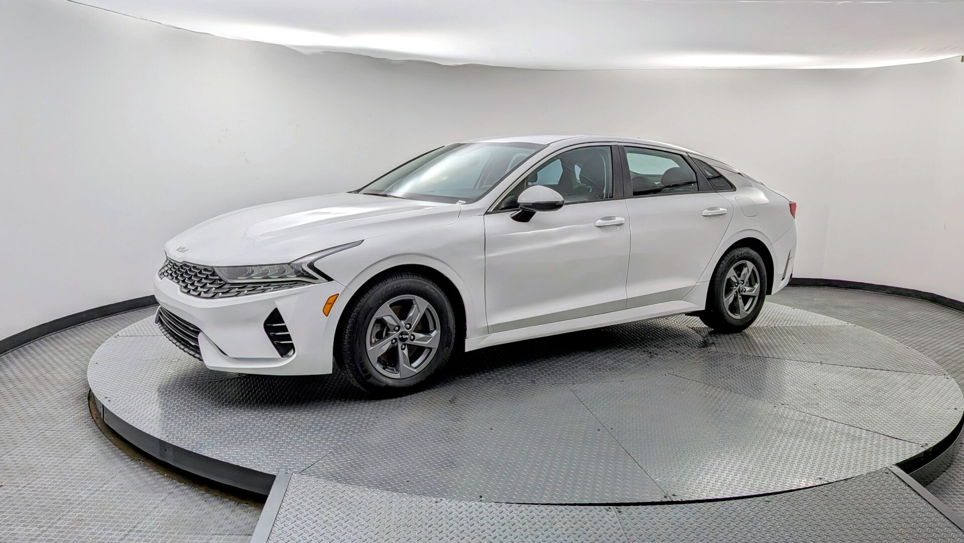 2022 Kia K5 LXS's photo