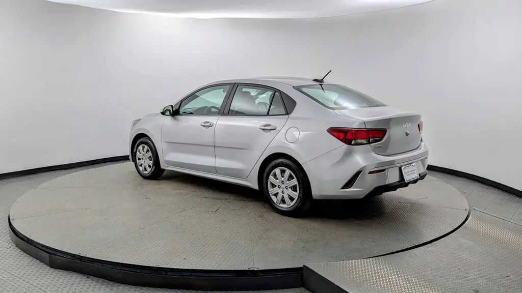 2022 Kia Rio S photo 3