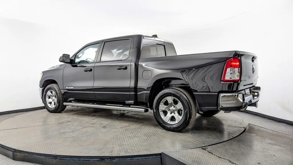 2023 Ram 1500 Big Horn photo 3
