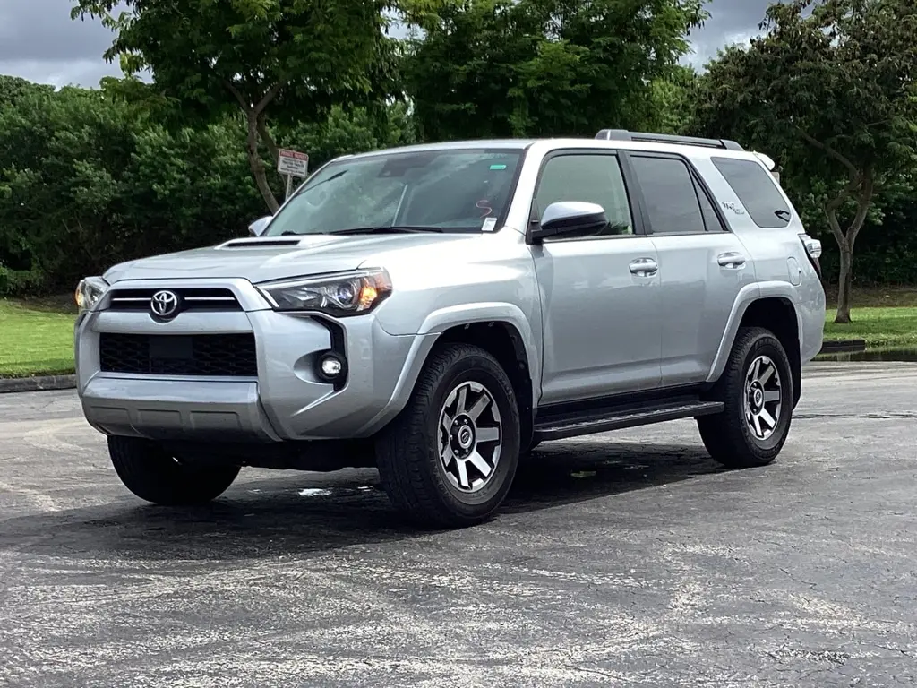 2023 Toyota 4Runner TRD photo 2