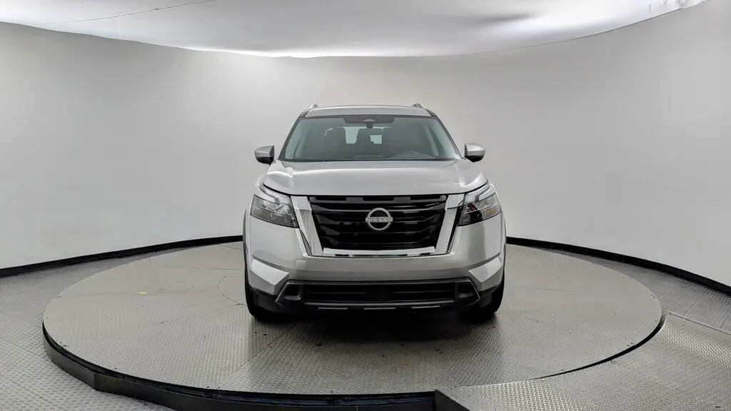 2025 Nissan Pathfinder SV photo 6